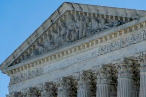 المحكمة العليا تُبطل تعريفات ترامب